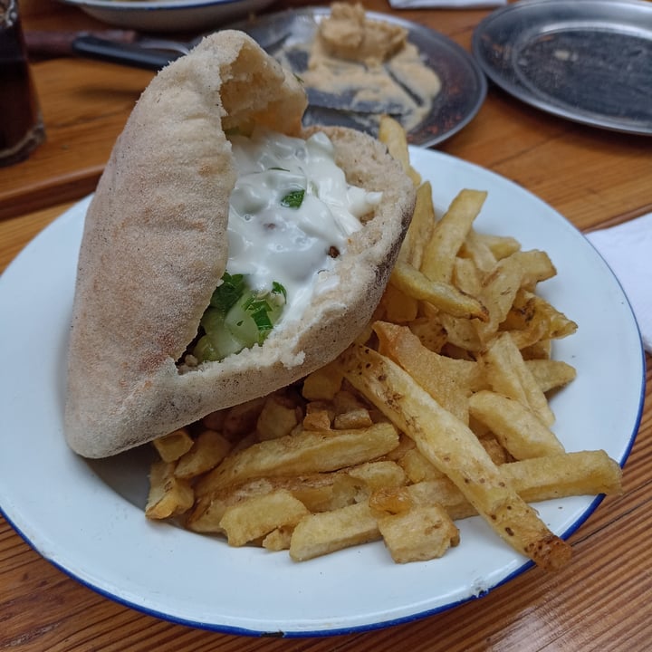 photo of Benaim Sandwich De Falafel Griego shared by @aldyflorent on  16 May 2024 - review