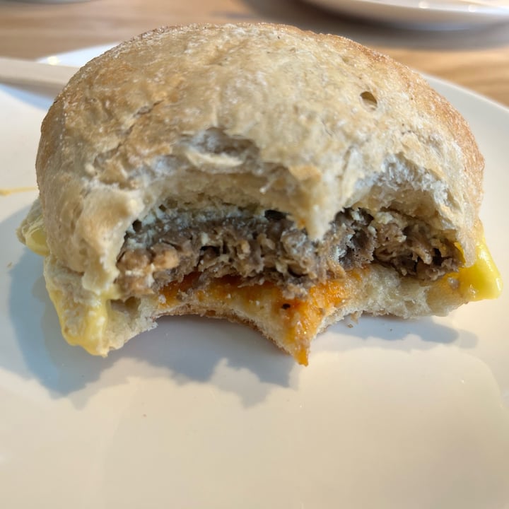 photo of Starbucks Coffee Beyond Meat Breakfast Sandwich shared by @hypnicol on  17 Apr 2024 - review