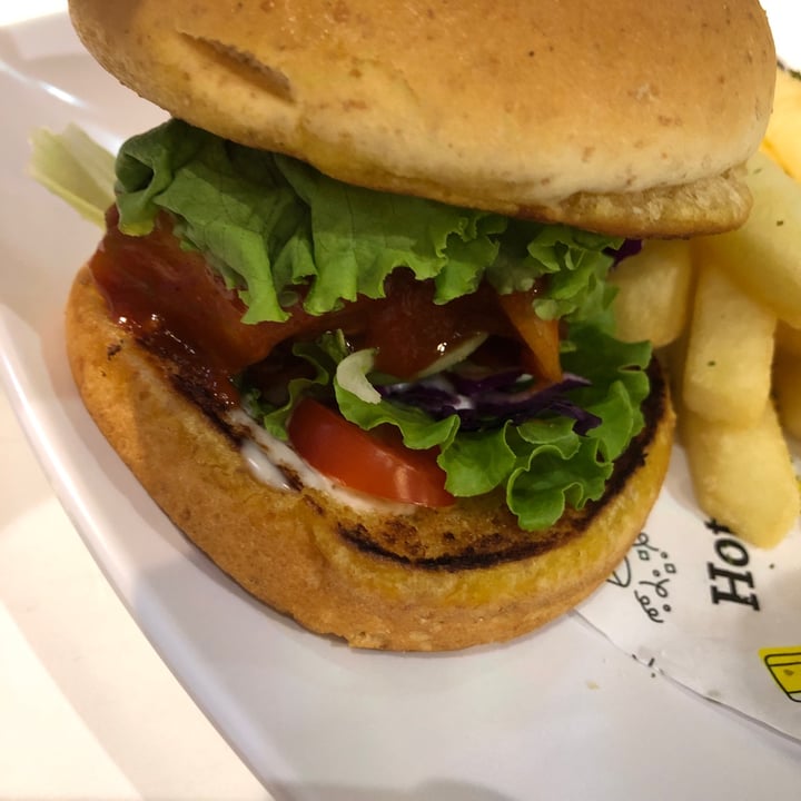 photo of 5Green Blossom Korean Vegan Burger shared by @ziggyradiobear on  30 Dec 2023 - review