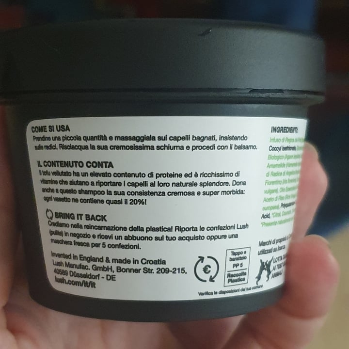 photo of Lush tofu shampoo crema shared by @francescarest on  10 Sep 2023 - review