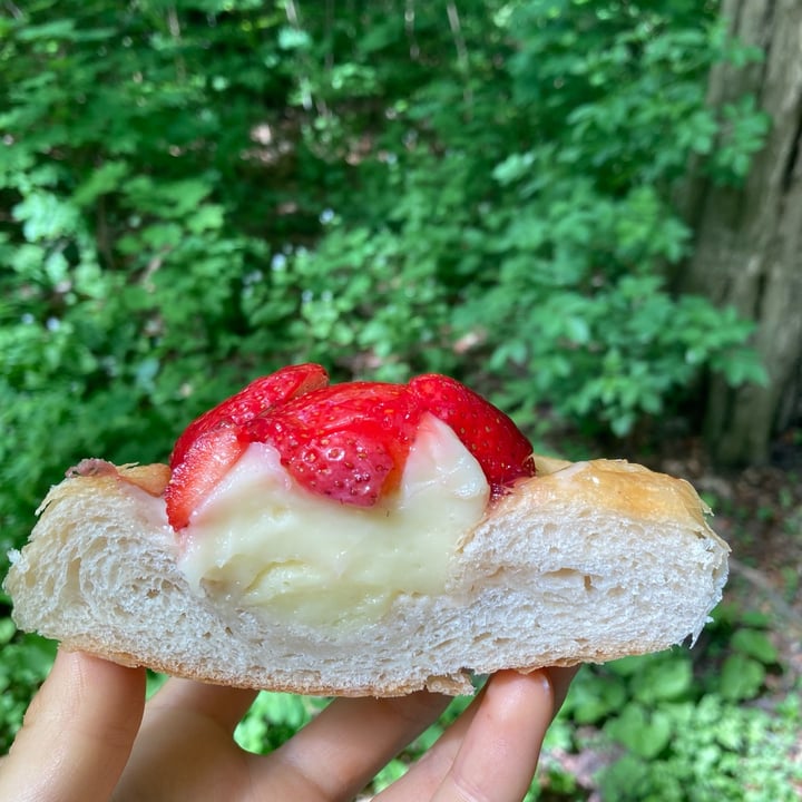 photo of Veganer Göing Erdbeer Pudding Wunder shared by @david- on  03 May 2024 - review