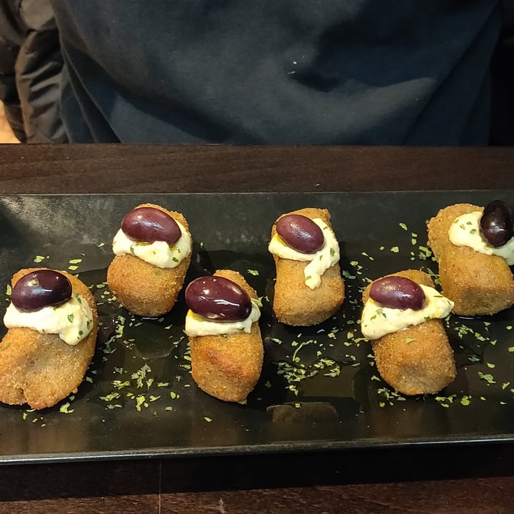 photo of B-12 Rte Bar Vegano Croquetes Amb Hummus shared by @gitaneta on  15 Feb 2024 - review