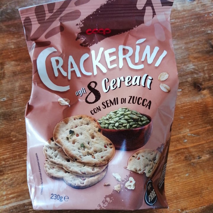 photo of Coop crackerini agli 8 cereali e semi di zucca shared by @anthe on  28 Aug 2024 - review