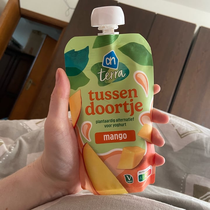 photo of Albert Heijn terra tussendoortje plantaardig alternatief voor yoghurt mango shared by @helena12345 on  16 Apr 2024 - review