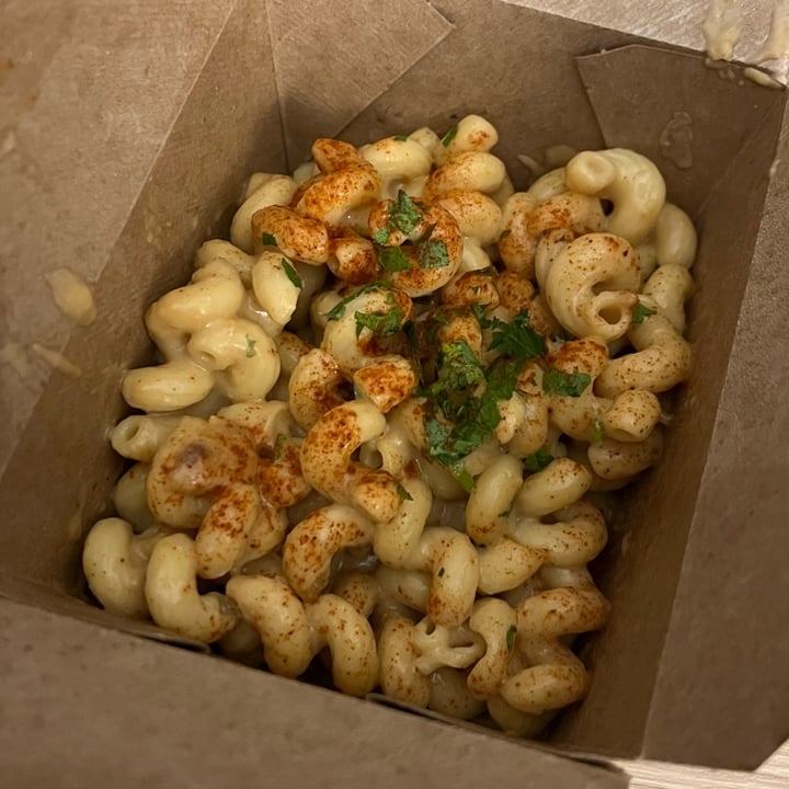photo of Dharma Southern Chick'n garlic mac shared by @aubreyj27 on  29 Apr 2024 - review
