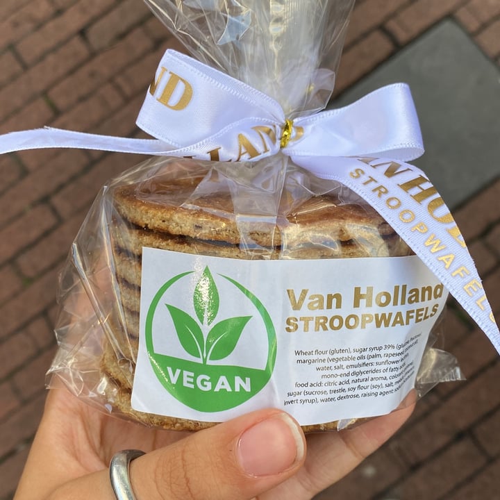 photo of Van Holland Stroopwafels Amsterdam (vegan) Stroopwafels shared by @alltingarnej on  21 Sep 2023 - review