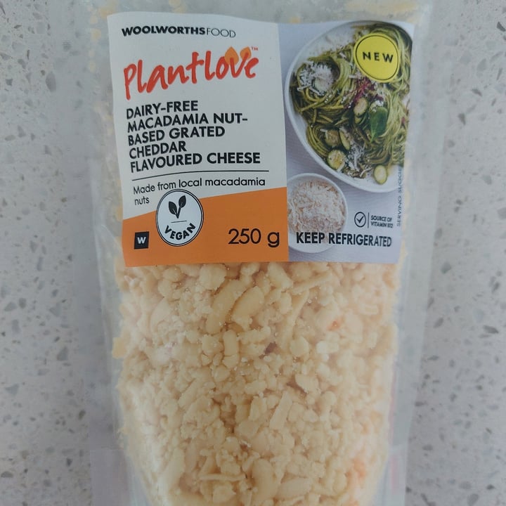 photo of Woolworths Food Plant love Dairy free Macadamia nut based grated dairy free cheddar cheese shared by @starscade on  01 Jan 2024 - review