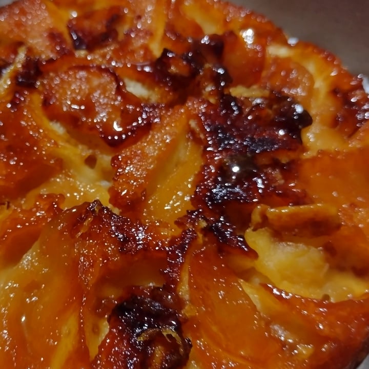 photo of Del Fuego Vegan Torta invertida de manzanas shared by @alejandraglck on  23 Mar 2024 - review