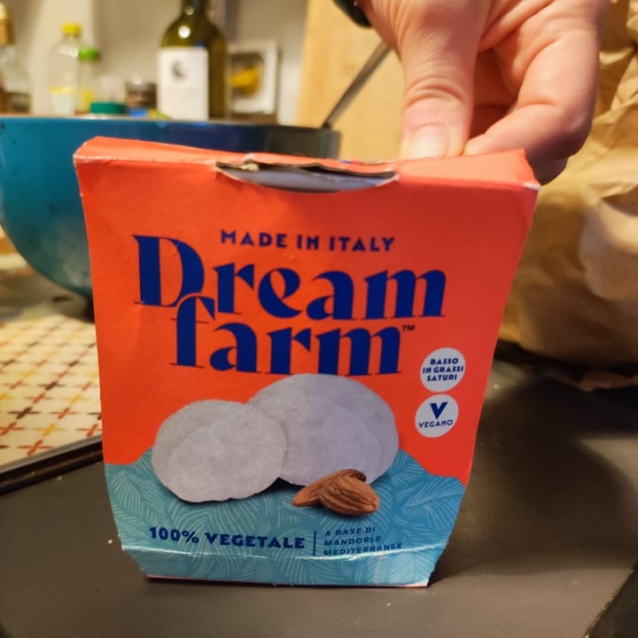 photo of Dream Farm Alternativa vegetale alla mozzarella shared by @sveva88 on  04 Nov 2024 - review