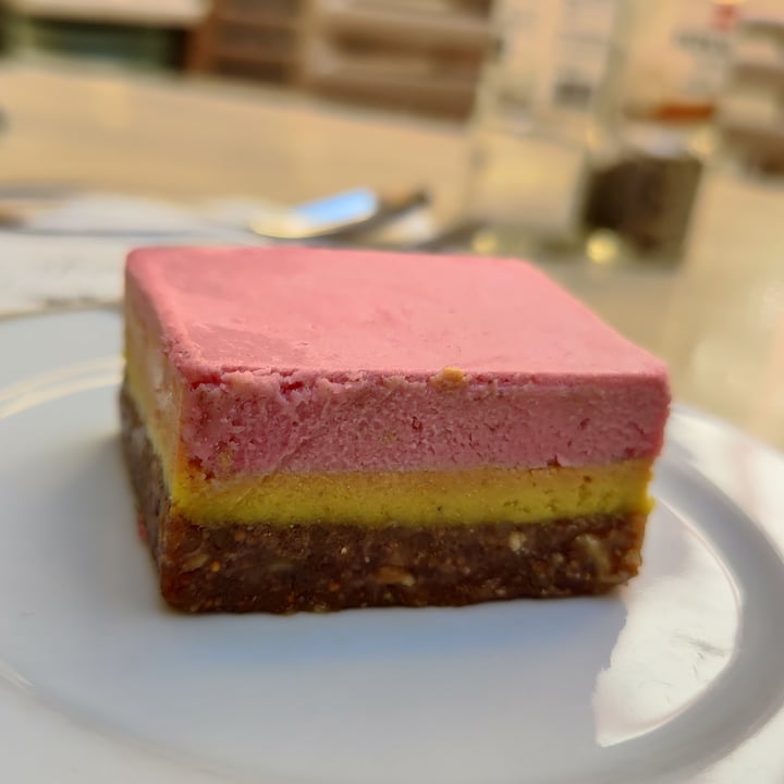 photo of Coogi's Pizzeria @ Palazzo Costanzo Passionfruit & Pomegranate Cake shared by @lukasser on  02 Oct 2025 - review