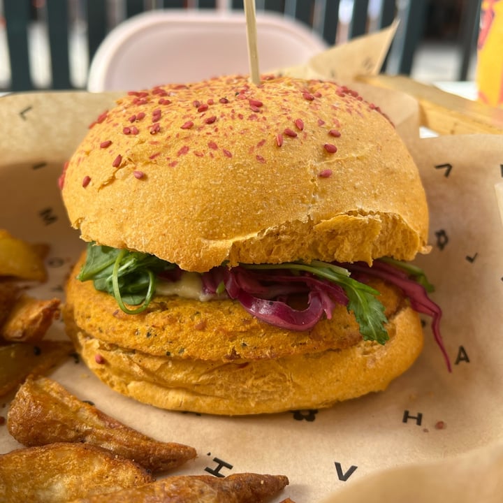 photo of Flower Burger Botanical Burger shared by @mattia0 on  28 Sep 2023 - review