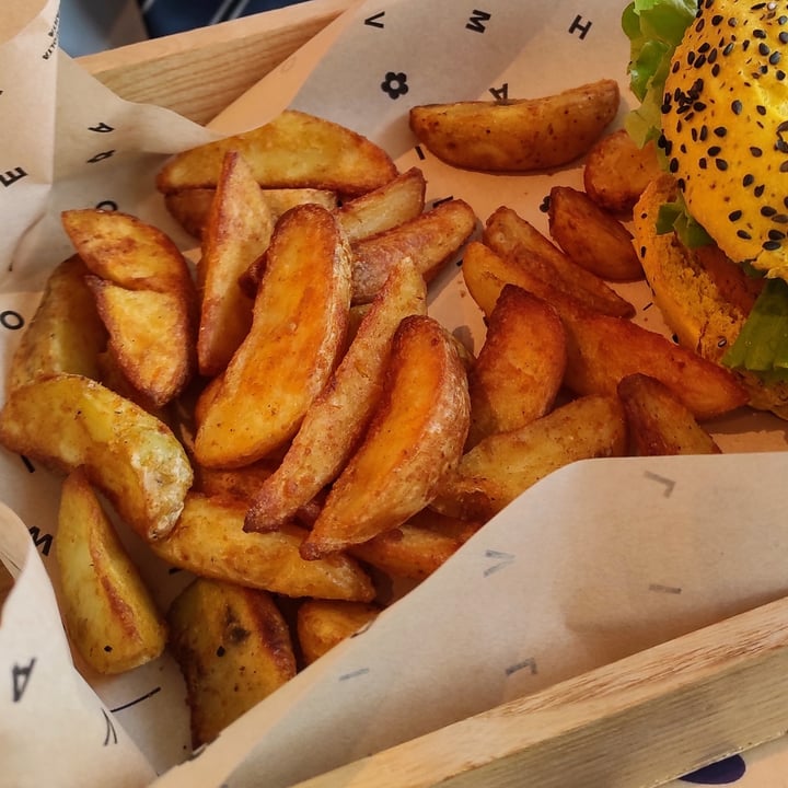 photo of Flower Burger Patate Savory shared by @niklabelloli1 on  30 Dec 2023 - review