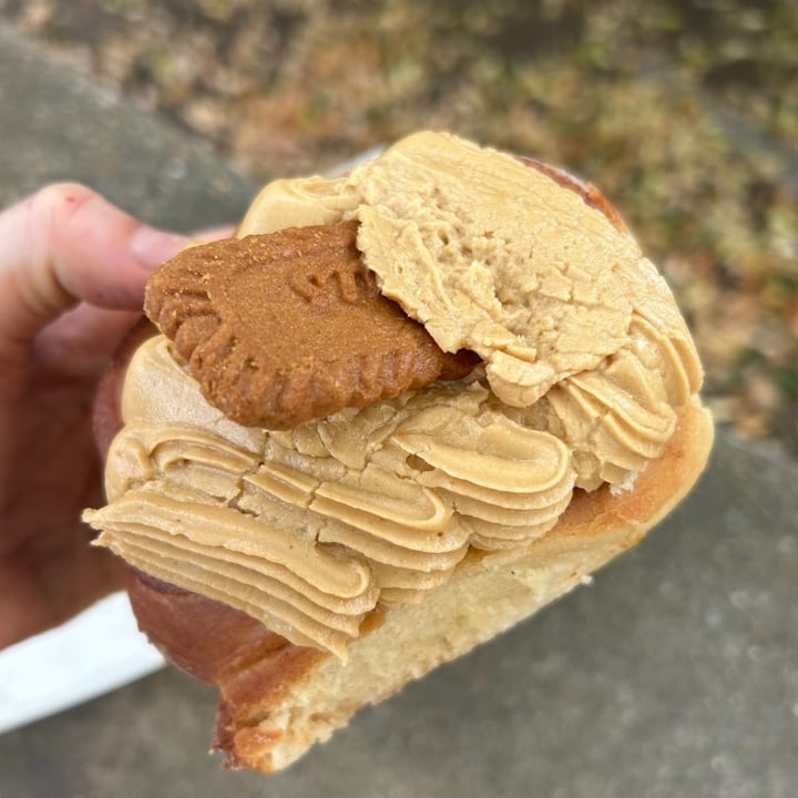 photo of Benji's Buns biscoff cinnamon bun shared by @sarahmmortimer on  29 Dec 2023 - review