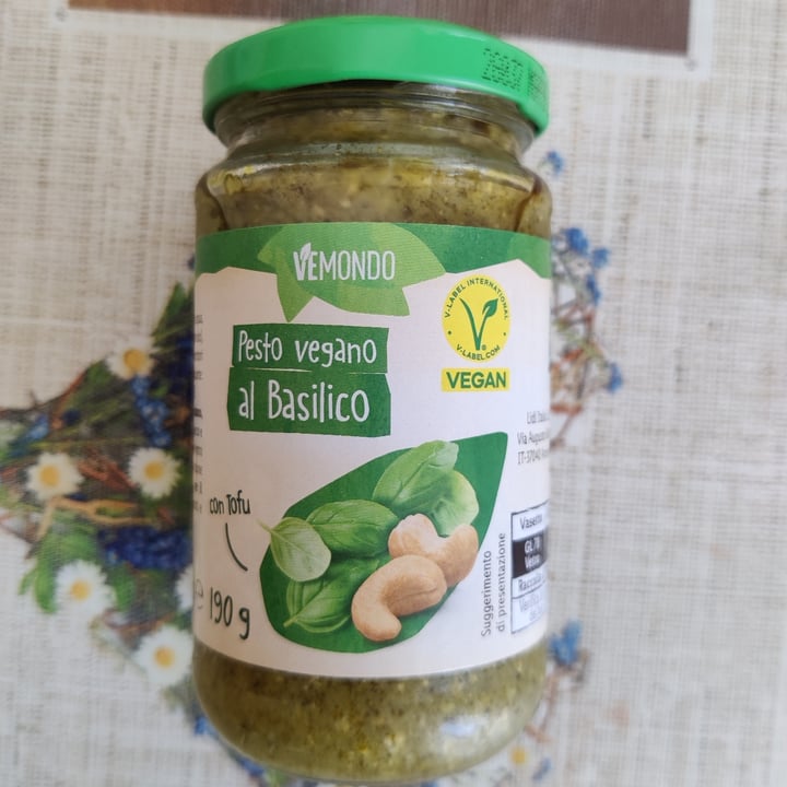 photo of Vemondo Pesto Vegan al Basilico con Tofu shared by @lucianothecat on  15 Apr 2024 - review