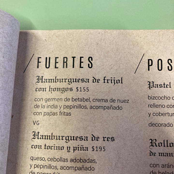 photo of La chicha cineteca Hamburguesa de frijol con hongos shared by @burritosabaneroooo on  22 Jan 2024 - review