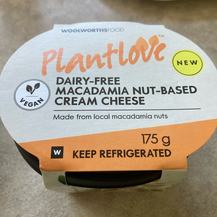 photo of Plantlove Macadamia Nut based cream cheese shared by @maesti on  20 Feb 2024 - review