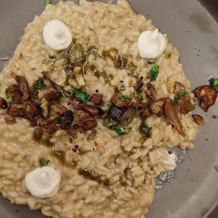 photo of Rifugio Romano Risotto Con Crema Di Porcini, Castagne, Pleus Croccanti E Crema Di Anacardi shared by @simplydaisy on  17 Jan 2024 - review