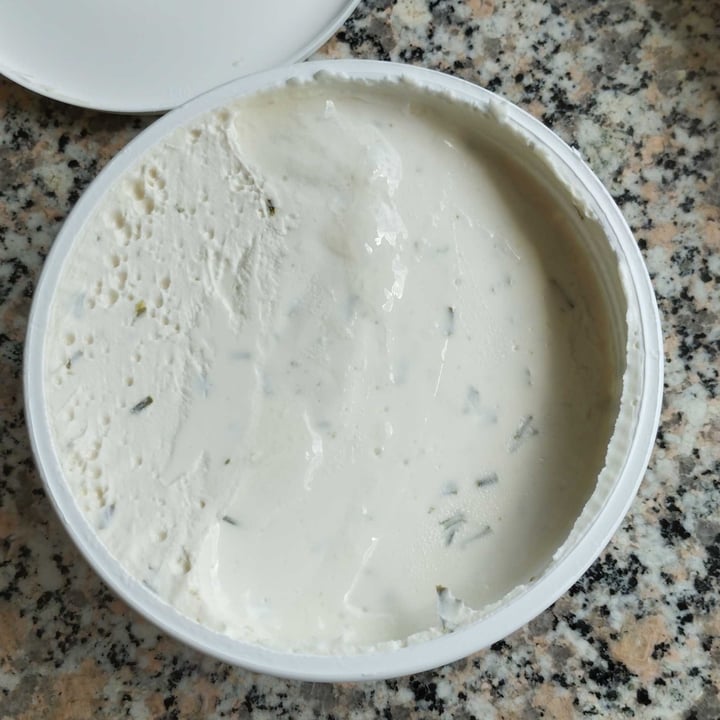 photo of Bute Island Foods Creamy Sheese Chives  shared by @urdva on  11 Jun 2024 - review