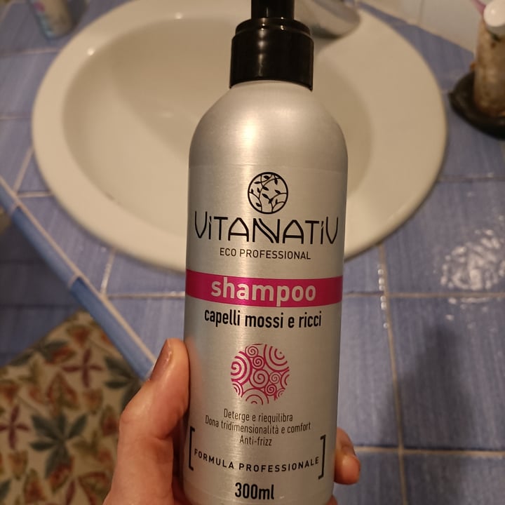 photo of Vitanativ shampoo capelli mossi e ricci shared by @olli71 on  05 Feb 2025 - review