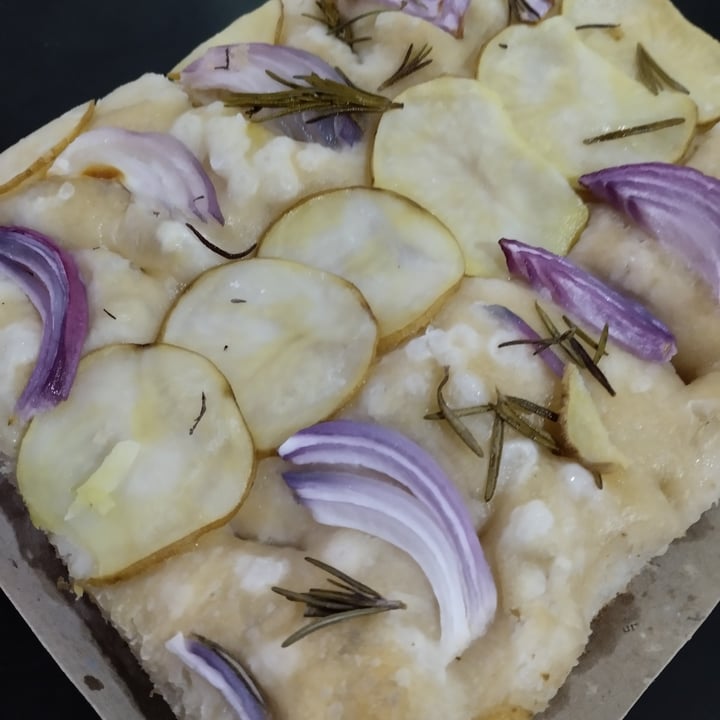 photo of Siembra Pasteleria Vegetal Focaccia con cebolla y papa shared by @mik-belmonte on  21 Oct 2023 - review