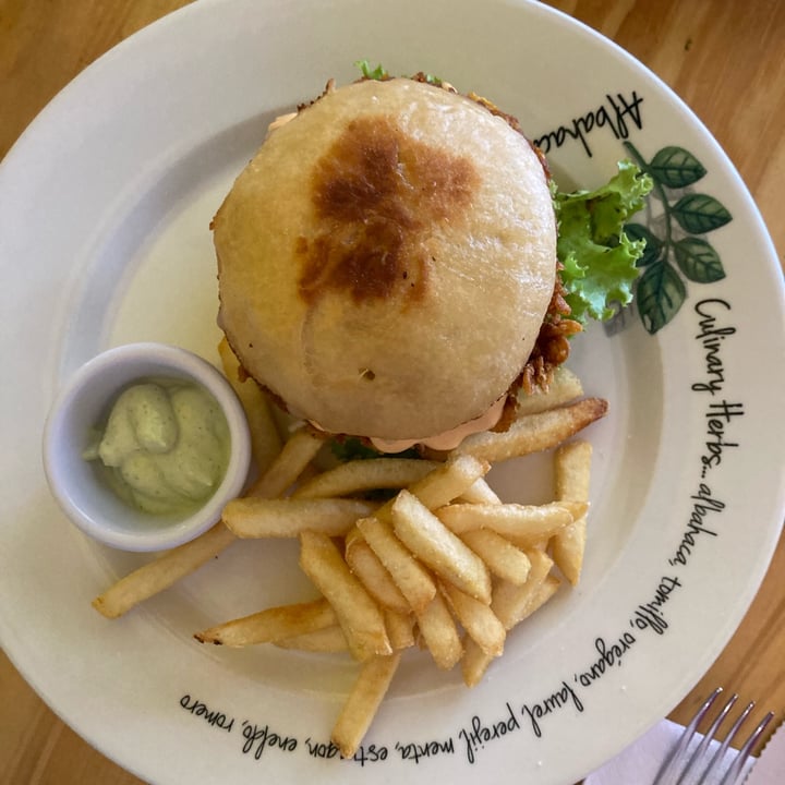photo of Helecho Vegan Sushi Hamburguesa Especial shared by @lalyveg on  05 Mar 2025 - review