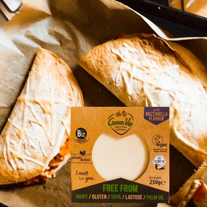 photo of GreenVie Foods Green Vie Mozzarella Vegan Cheese shared by @botanicni-vrt on  20 Oct 2023 - review