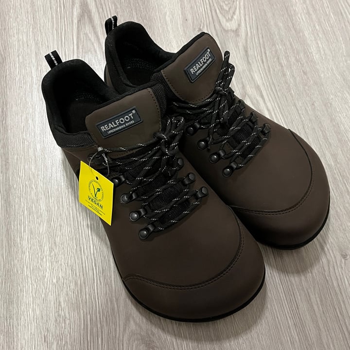 photo of Realfoot Trekker Low Vegan Chocolate shared by @risajanda on  05 May 2025 - review