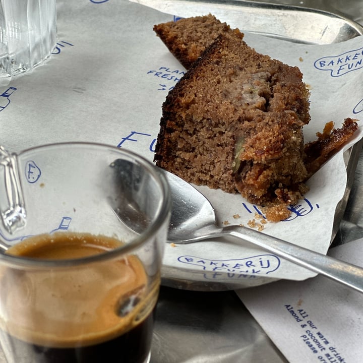 photo of Bakkerij FUNK Vegan banana bread shared by @vegantravels on  01 Aug 2024 - review