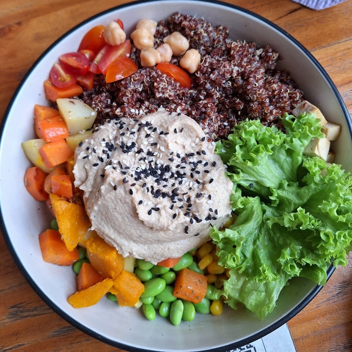 photo of The Plant Food Garlic Hummus Buddha Bowl shared by @linfoodhunts on  21 Jul 2024 - review