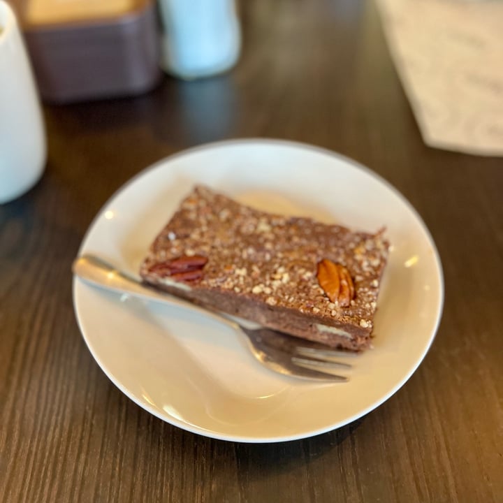 photo of Tauer Bakery Brownie Al Cacao E Noci Pecan senza glutine shared by @v-egan on  30 Apr 2024 - review