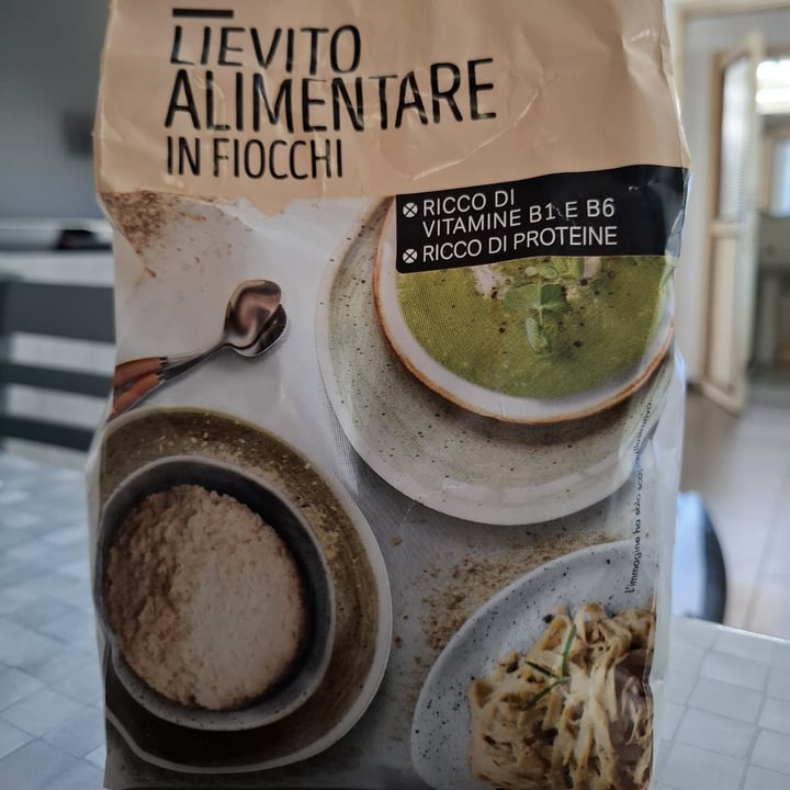 photo of Fior di Loto lievito alimentare in fiocchi shared by @mariversovegan on  23 Jul 2025 - review