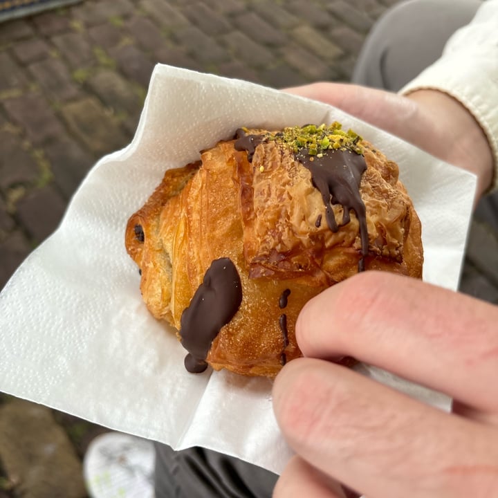 photo of Epicurieus Dubai Croissant shared by @nikivisser on  24 Aug 2024 - review