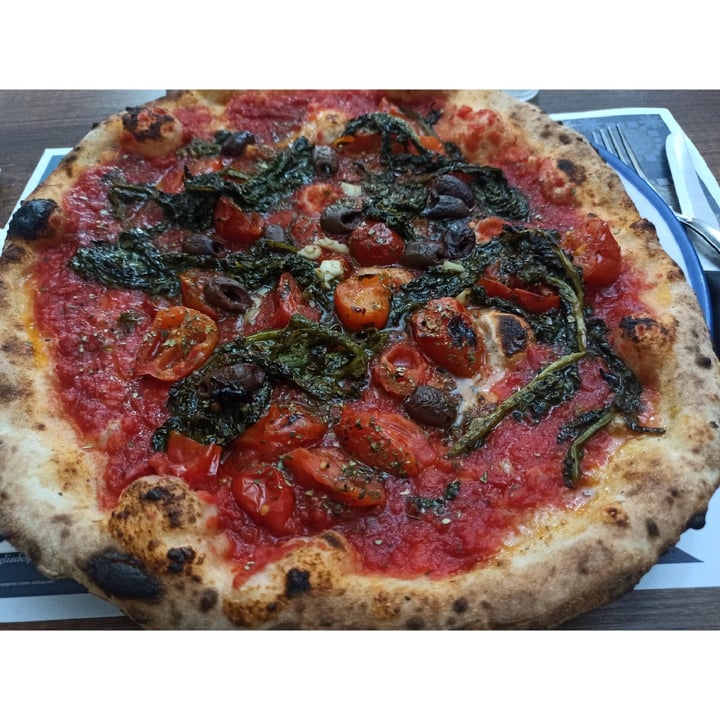 photo of La Figlia del Presidente Pizza Marinara speciale (senza alici) shared by @eleonorascriva on  10 Oct 2023 - review