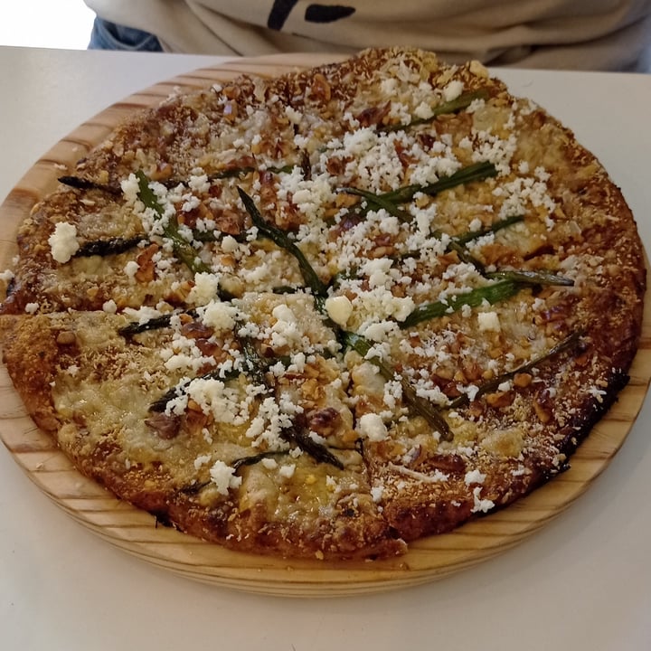 photo of Ingrediente Secreto Pizza de esparragos shared by @moniqueta on  26 Sep 2023 - review