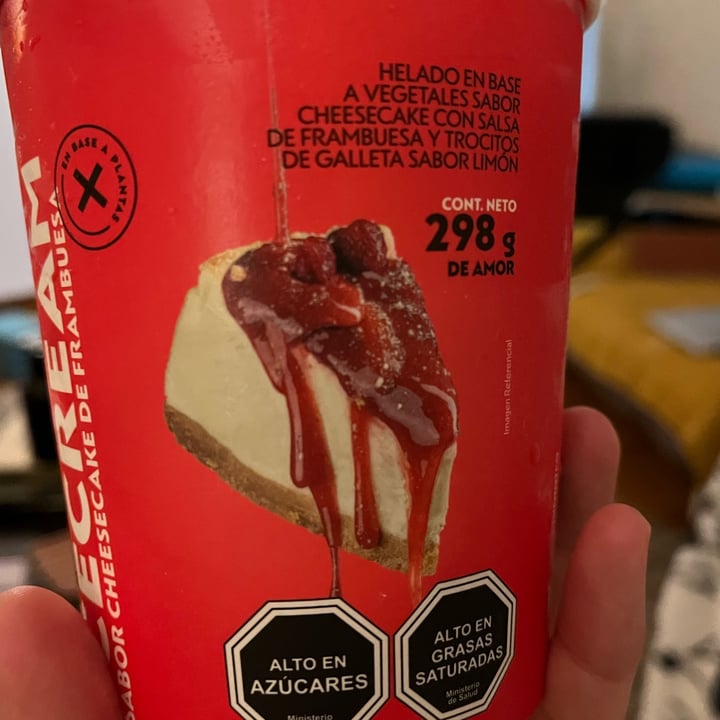 photo of Not ice cream Raspberry Cheesecake  shared by @daniveganbrazil on  27 Aug 2023 - review