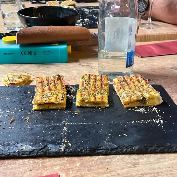 photo of Café à l'Ancienne Douane focaccia pimento et ail shared by @herbivorelucia on  22 Jun 2025 - review