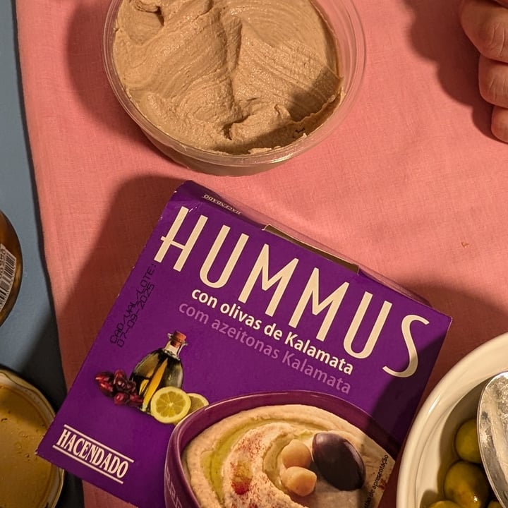 photo of Hacendado Hummus con Olivas de Kalamata shared by @alicevee on  18 Aug 2025 - review