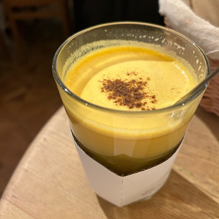 photo of Le Pain Quotidien Golden milk shared by @emmearn on  30 Dec 2023 - review