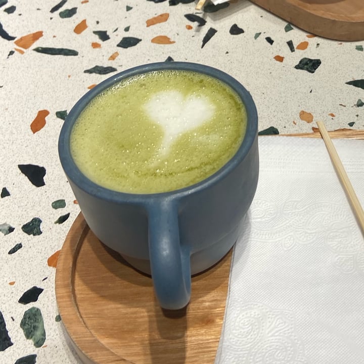 photo of ioshek cafe de especialidad Matcha latte shared by @aritagim on  26 Jun 2024 - review