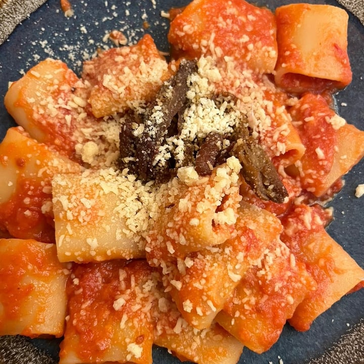 photo of Rifugio Romano Paccheri all’amatriciana vegan shared by @ppiera on  30 Sep 2024 - review