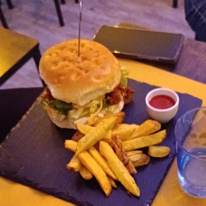 photo of Mordi e Faggi burger al jackfruit shared by @lussyp on  27 Mar 2024 - review