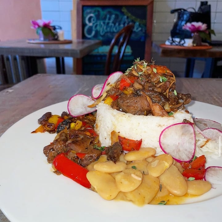 photo of Earth Shine Mushrooms and Beans shared by @themoistvegan on  15 Apr 2025 - review