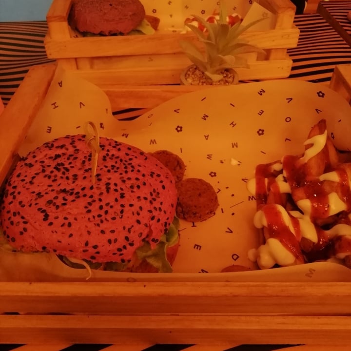 photo of Flower Burger Cherry bomb shared by @purpovse on  21 Dec 2023 - review