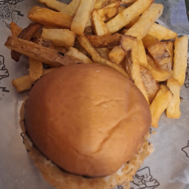 photo of Raíz Cervecería green burguer shared by @euge86 on  03 Feb 2025 - review