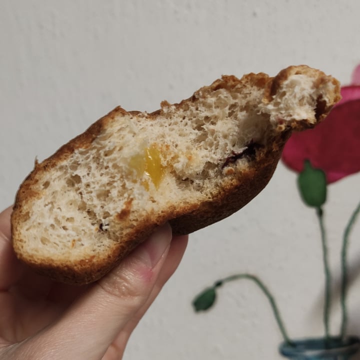 photo of italian green bakery Brioche Crema E Mirtilli shared by @owlshadow on  20 Dec 2023 - review