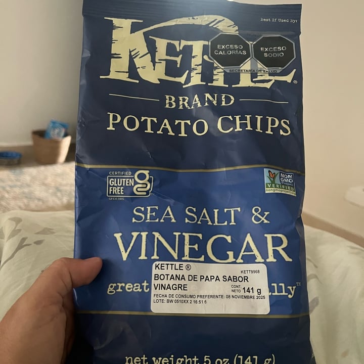 photo of Kettle Sea Salt & Vinegar Chips shared by @lizmunoz7211 on  27 Jul 2025 - review