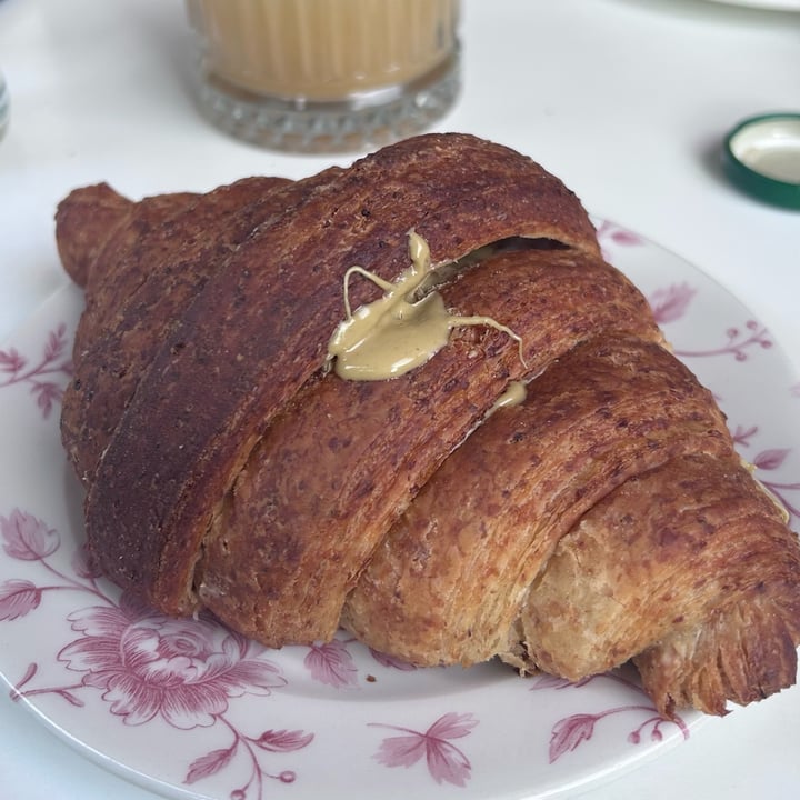 photo of Pasticceria Milky Brioche vegana al pistacchio shared by @ilariaqualcosa on  17 Aug 2025 - review