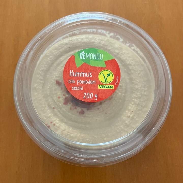 photo of Vemondo hummus con pomodori secchi shared by @giulz on  08 Feb 2025 - review