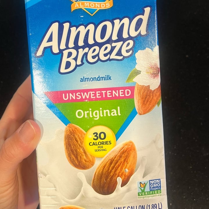 photo of Almond Breeze almond milk unsweetened shared by @petramodirari on  01 May 2024 - review