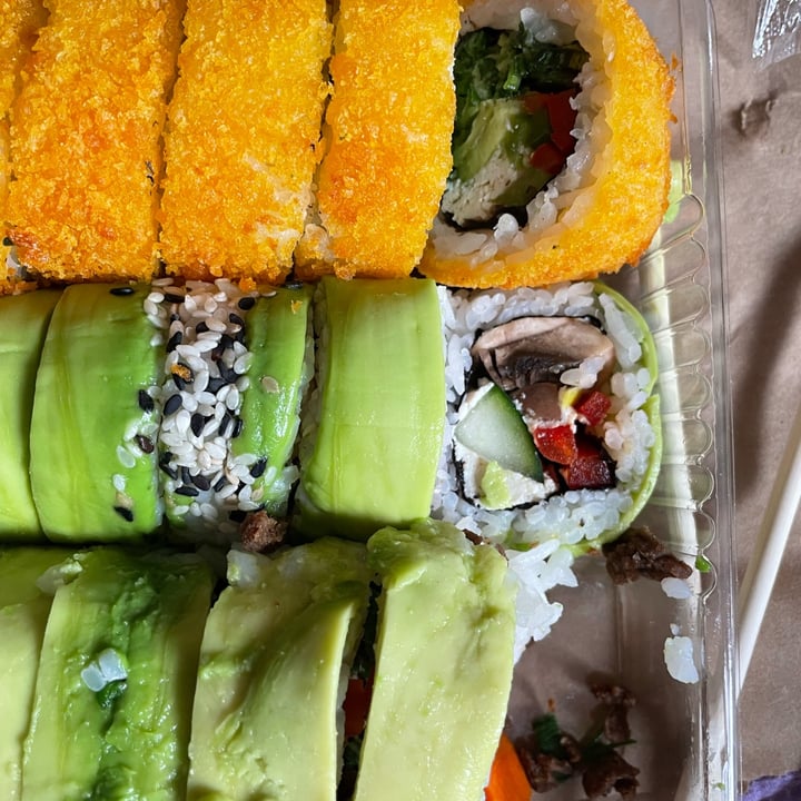 photo of latin sushi Rolls veganos shared by @akuamarine on  16 Mar 2024 - review
